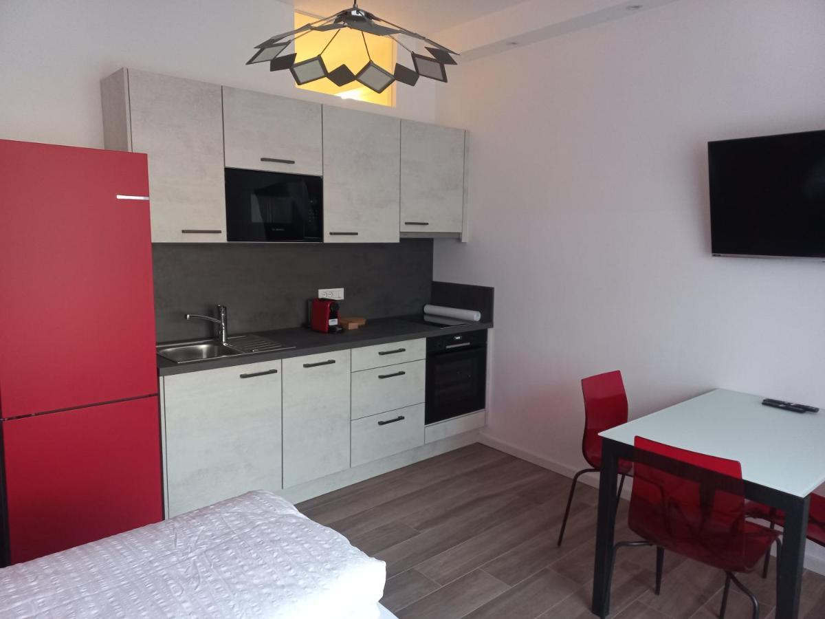 Studio-Appartment - Hotel Lux Μεράνο Εξωτερικό φωτογραφία