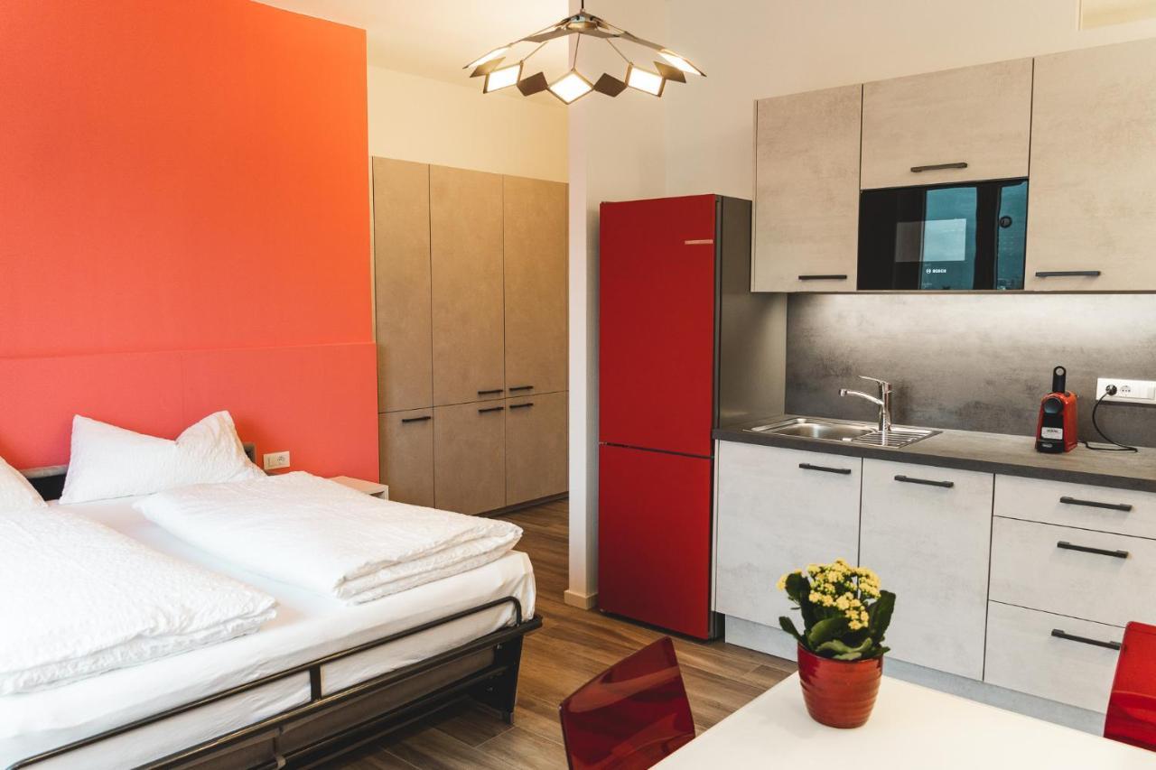 Studio-Appartment - Hotel Lux Μεράνο Εξωτερικό φωτογραφία